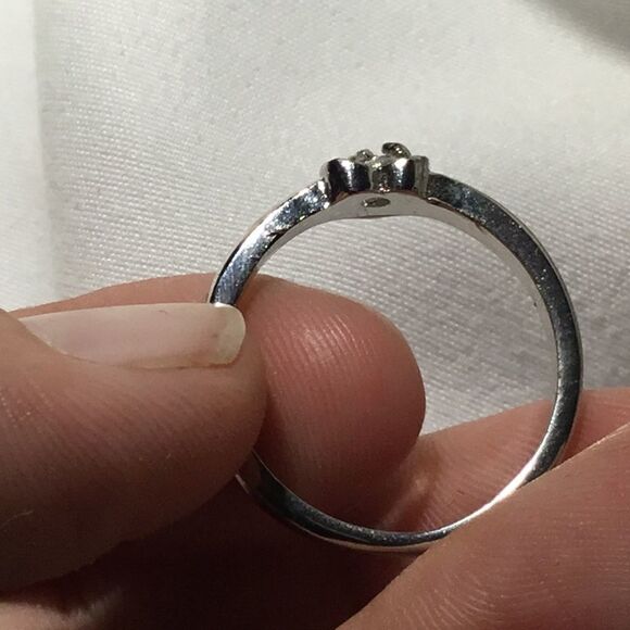 Simple Heart Setting Fashion Ring (G2) - Picture 10 of 10